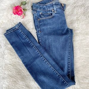 Like New AMERICAN EAGLE STRETCH Skinny JEANS Med/Dark WASH SIZE 6